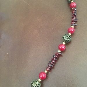 Red tone necklace